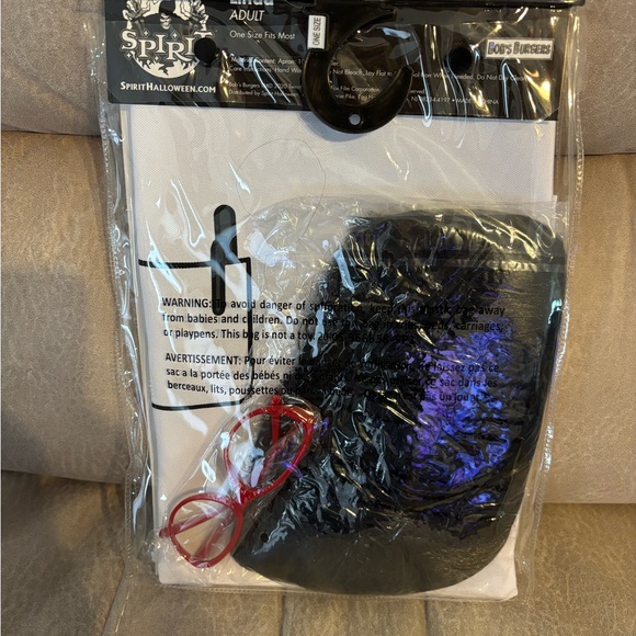 NWT: Bob’s Burgers Linda Costume - Red and White - Spirit Halloween - Picture 7 of 7